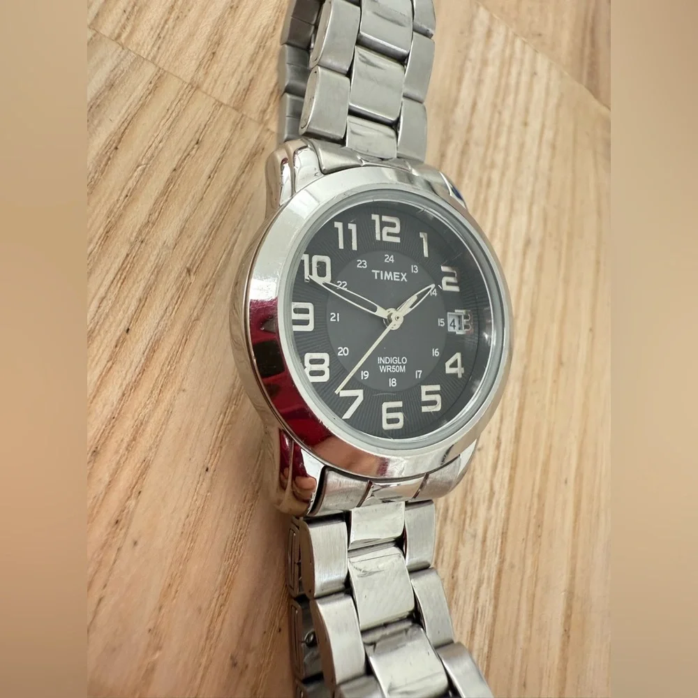 Timex ladies black dial silver tone watch NEW BATTERY